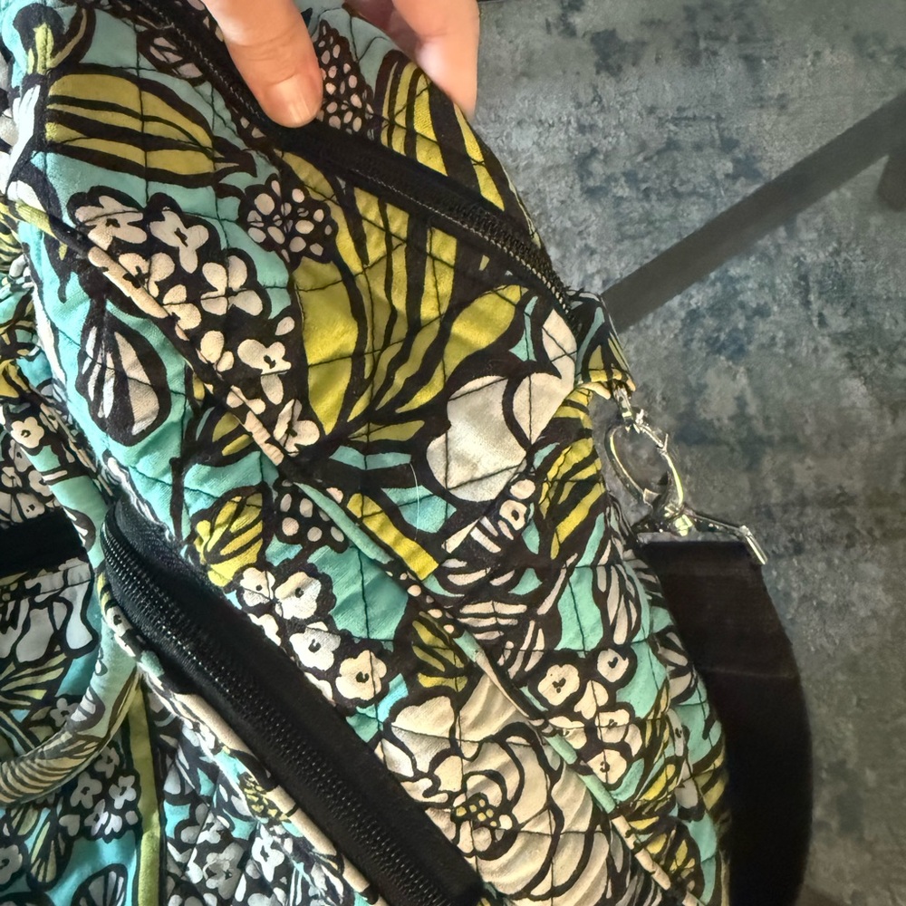 Vera Bradley island blooms weekender bag - Picture 5 of 9